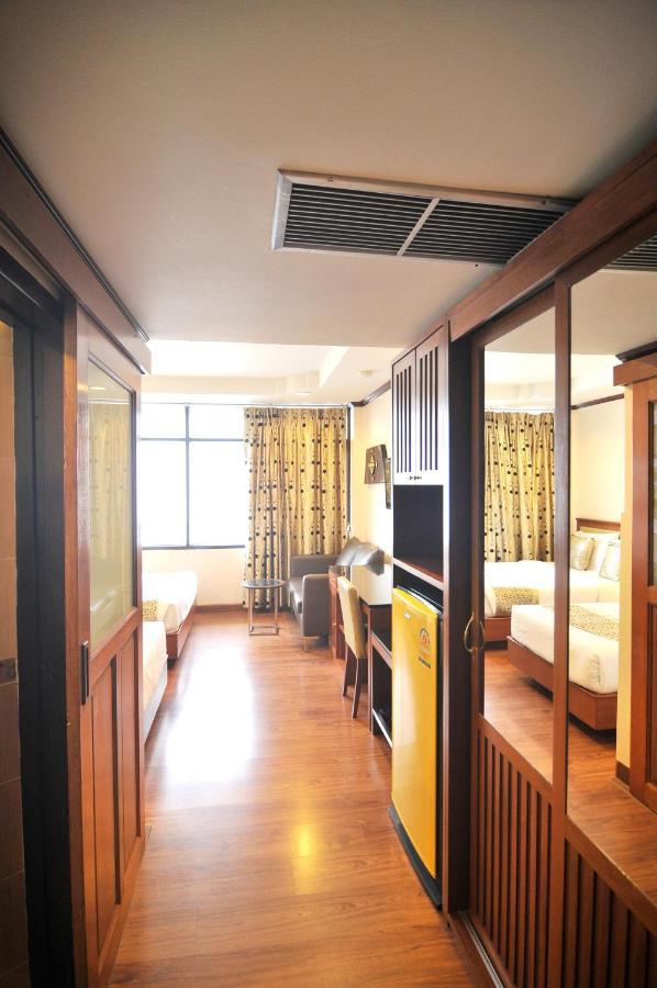 Malaysia Hotel Bangkok Exterior photo